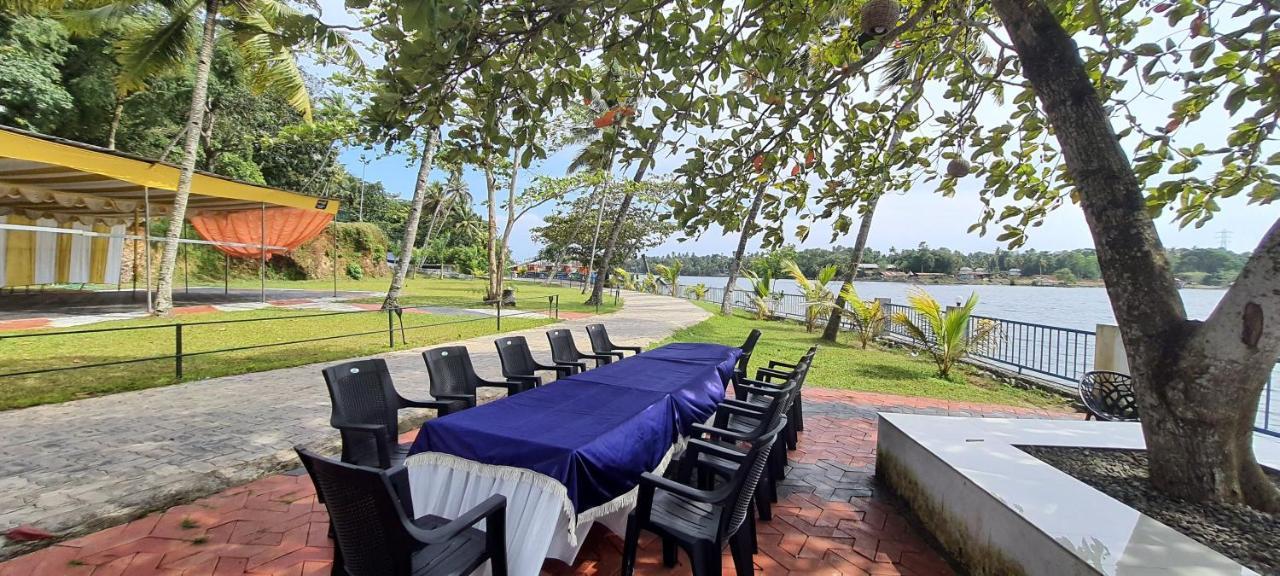 Ripples Service Villas Kollam Exterior foto